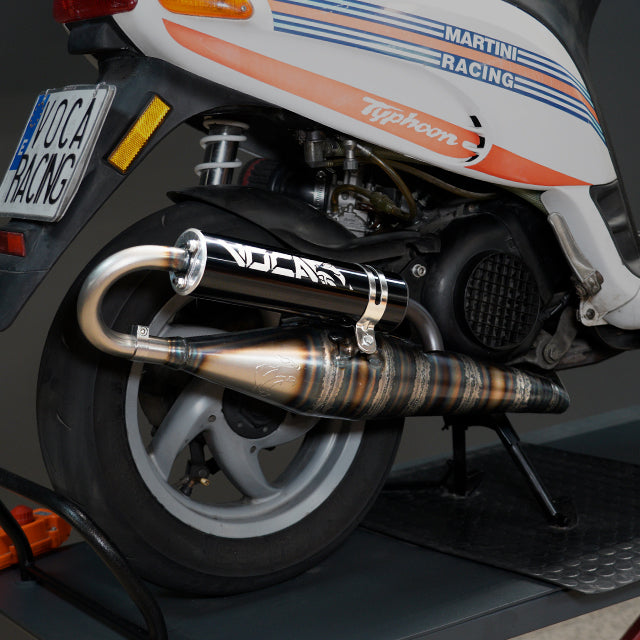 Escape VOCA Corse Piaggio Scooter 125/150cc 2T - negro